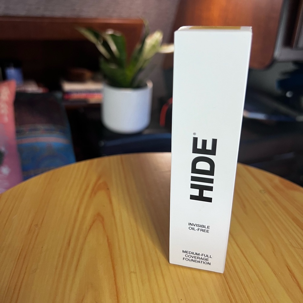 HIDE Flawless Finish Foundation - Picture 2 of 5